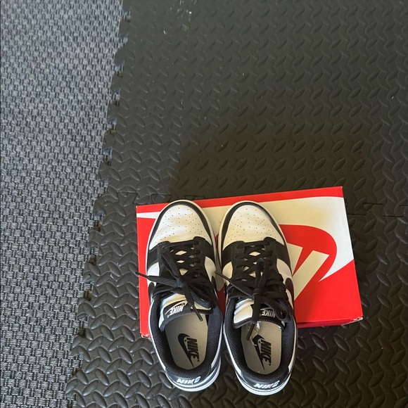 Nike black and White Dunk (Pandas) - Picture 5 of 5